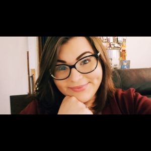 Meet your Posher, Carly